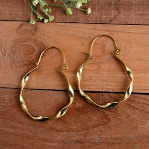 Pendientes de Aro Trenzados de Acero Inoxidable Quirúrgico con Baño de Oro de 18k, Antideslustre, Diseño de Onda, para Mujer, Venta al por Mayor de Joyería de Moda - Product Image 1