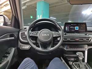 SUV SELTOS 4x4 2023, Moteur Essence, Boîte Automatique, Sièges en Cuir, Facile à Conduire, Véhicule d'Occasion - Product Image 4