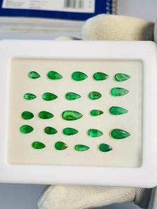 Par de Esmeraldas Naturales de Zambia, 11.90 CTS, Color Verde Premium, Excelente Brillo, Joyería Fina de Calidad, Certificadas por IGI - Product Image 4