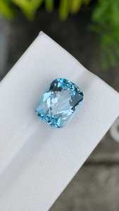 บลูโทแพซทรงคุชชั่นธรรมชาติ น้ำหนัก 2.00 กะรัต จากราชสถาน โดย ZUBEDA GEMS สำหรับทำเครื่องประดับ ขายส่ง - Product Image 2