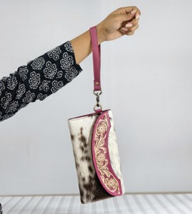 Cartera Larga de Cuero Genuino para Mujer con Estampado Floral y Animal, Estilo Bohemio, Color Rosa y Blanco, Cierre Plegable, Uso Diario - Product Image 1