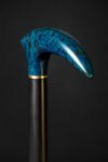 Canne de marche en résine et bois à motif marbré bleu, avec manche noir et accents dorés, durable pour usage domestique - Product Image 4