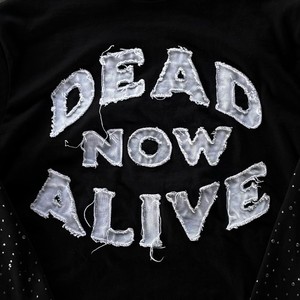 เสื้อยืดแขนสั้นทรงบ็อกซี่พิมพ์ลายดิจิทัลสำหรับผู้ชาย ผ้าฝ้าย 100% ประดับคริสตัล สองชั้น แบบครอป - Product Image 4