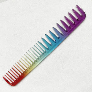 Peine de Resina Premium Tradebyd para Cabello Rizado, Liso y Grueso, Accesorio de Cuidado del Cabello Hecho a Mano de Lujo - Product Image 1