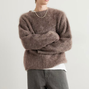 Pull en mohair respirant à logo frontal, design luxueux, coupe classique, style créateur, idéal pour l'hiver, en vente - Product Image 2