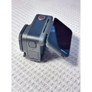 Insta 360 Ace Pro 2, Cámara de Acción 4K HDR con Sensor CMOS, Resistente al Agua, Chip Dual IA de 1/1.3'', Función de Doble Pantalla para Baja Iluminación - Product Image 4