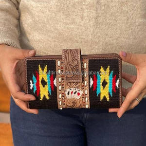 Mano Tooled Western Saddle Blanket Floral Aces Bifold Clutch Mujer Moda Lady Tallado a mano Cartera de cuero genuino - Product Image 2
