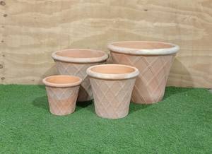 [Jason] Jardinière carrée en terre cuite avec motif côtelé diagonal - Pot de fleurs rustique en argile pour jardin extérieur - Product Image 4