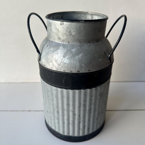 Nouveau design de vase en métal galvanisé en forme de canne à lait avec poignée, fournisseur en gros de cannes à lait galvanisées, porte-fleurs le plus vendu - Product Image 3