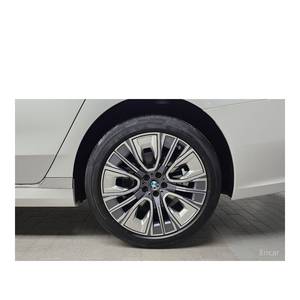 BMW Série 7 740i SDrive Design Juin 2023 Pure Excellence avec 17 631 km Volant à Gauche et Boîte Automatique - Product Image 5