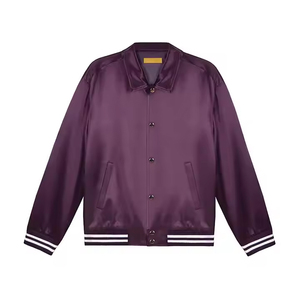 Veste bomber en satin violet pour homme, grande taille, style varsity, boutonnée, avec poignets côtelés rayés - Product Image 3