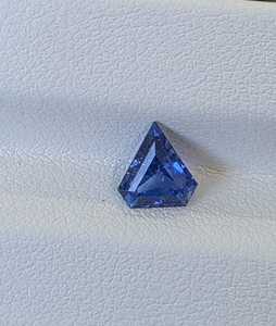 Saphir bleu naturel, pierre précieuse en vrac, 100 % fait main, certifié par un tiers, taille cerf-volant, 2,00 carats, facetté, pour la fabrication de bijoux, vente en gros - Product Image 5