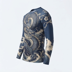 เสื้อแรชการ์ดแขนยาวสำหรับผู้ชาย พิมพ์ลายมังกรด้วยเทคนิค Heat-Transfer ป้องกันรังสียูวี โลโก้ด้านหน้า แห้งเร็ว เหมาะสำหรับเล่นกีฬา - Product Image 3