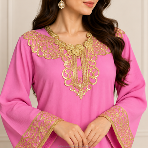 Abaya longue élégante en spandex pour femmes avec col orné léger et coupe fluide pour les événements et célébrations formels - Product Image 3