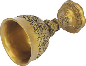 Copa de Vino Antigua de Latón Metálico Vintage con Tallado Artesanal, Perfecta para Regalo - Product Image 6