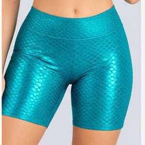 Shorts de pole dance pour femmes, coupe ajustée, adhérence fiable, tissu extensible et lisse, soutien confortable et mouvements fluides. - Product Image 2