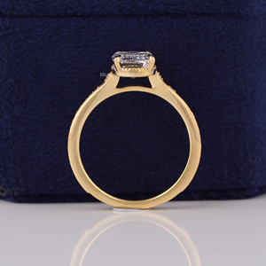Bague de fiançailles en diamant taille émeraude pour femme, classique, or 14 carats, diamant de laboratoire certifié IGI - Product Image 5