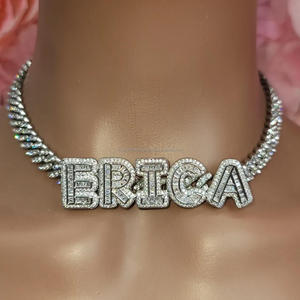Collar con Colgante de Letra ERICA de Lujo Trisha Jewels LP00197, Plata 925 Chapada en Oro con Moissanita, Estilo Hip Hop, Unisex, para Regalo - Product Image 1
