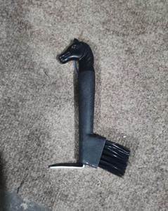 SKI INTERNATIONAL Brosse à sabots en PU et acier inoxydable de haute qualité avec logo personnalisé pour l'entretien des chevaux, pour les cavaliers - Product Image 3