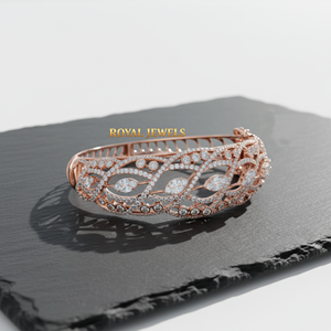 Bracelet jonc ouvert en argent sterling 925 avec motif filigrane et diamants moissanite, idéal pour mariage, fête ou cadeau - Product Image 2