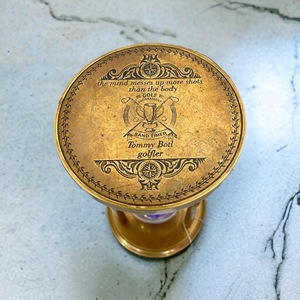 Sablier en laiton de luxe fait main, sablier décoratif vintage coloré, élégant accent de table pour anniversaire, remise de diplôme - Product Image 1