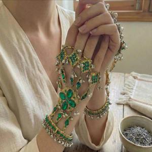 Bague tribale afghane Kuchi unique avec design hexagonal en plaque d'argent, franges délicates en maillons de chaîne et mini-breloques monnayettes traditionnelles - Product Image 2