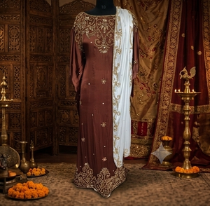Traje Salwar Bordado Marrón de Lujo con Adornos de Cuentas Doradas y Dupatta Blanca para Mujer, Ropa de Fiesta de Boda, Vestido Étnico Indio - Product Image 2