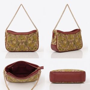 Bolso de Hombro con Bordado Kashmiri, Color Crema con Diseño Floral de Lavanda y Margaritas Púrpuras - Product Image 4