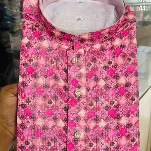 Kurta Traditionnel Brodé pour Homme Bandhani, Coupe Droite, Longueur Ras du Sol, Motif Floral, Séchage Rapide, Idéal pour Fêtes, Mariages, Diwali, Toutes Saisons - Product Image 1