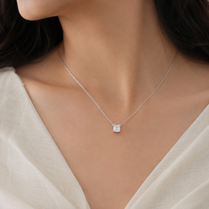 Collier pendentif en or blanc 10K avec diamant de laboratoire taille Asscher serti clos, chaîne minimaliste unisexe pour tous les jours et les soirées - Product Image 1