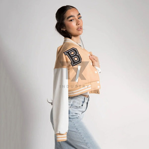 Chaqueta Varsity Corta Personalizada para Mujer, de Invierno, con Estampado en Lona, Piel de Oveja, Impresión por Descarga, Transpirable, de Lana - Product Image 3