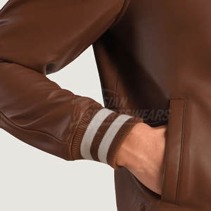 Chaquetas Varsity de Cuero Cómodas para Jóvenes, Forro Suave y Transpirable, Ropa Varsity Moderna - Product Image 5