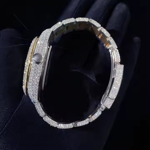 นาฬิกาข้อมือผู้ชาย Royal Edge Ice out Moissanite Diamond Quartz ระดับพรีเมียม ประดับเพชรหรูหรา ระยิบระยับ - Product Image 2