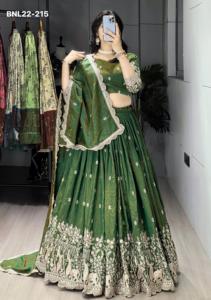 Lehenga-Choli CanCan Olive de NC Vichitra con bordados múltiples, trabajo con hilos, motivos Butti y bordes decorados, a precio mayorista. - Product Image 6