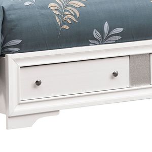 Cama Queen Madrid G02390B Tapizada en Blanco - Product Image 5