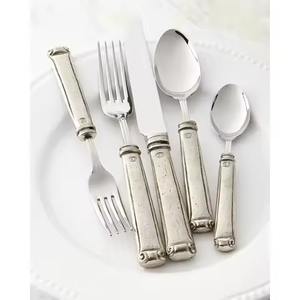 Ensemble de couverts modernes en acier inoxydable, durables, pour la cuisine, la maison et la restauration, utilisation sur la table de salle à manger - Product Image 3