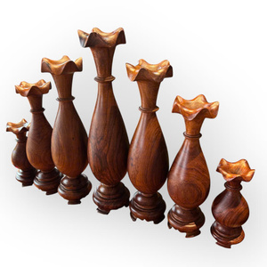 Ensemble moderne de sept vases en bois massif pour la décoration du salon - Product Image 6