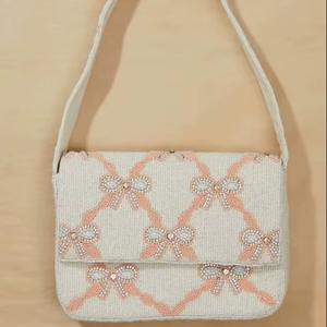 Bolso de Mujer Hecho a Mano con Cuentas de Resina TCE |   Cartera Artesanal Tradicional para Mujer |   Accesorio de Moda Étnico Hecho a Mano - Product Image 1