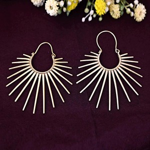 Pendientes de Latón para Uso Diario, Cómodos y Ligeros, Precio de Fábrica al por Mayor, Artesanía en Metal - Product Image 1