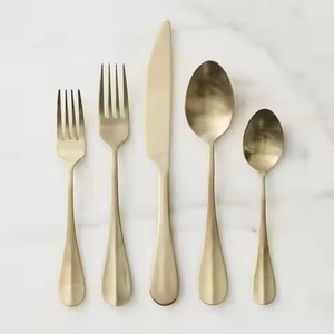 Collection contemporaine d'ustensiles de table en métal (cuillère, fourchette, couteau) pour les entreprises de restauration et la salle à manger familiale - Product Image 3