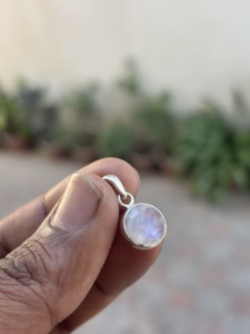 Pendentif religieux pour femme en argent sterling 925 véritable, fait main, avec pierre de lune naturelle de forme longue et ronde - Product Image 3