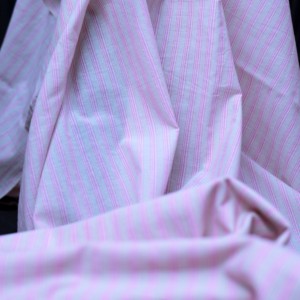 Fil de coton cardé Khadi 100% biologique de qualité supérieure, tissé à la main, rayé rose, 60 GSM, léger, respirant, séchage rapide - Product Image 3