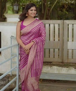 Sari de Seda Morado, Estilo Banarasi, con Patrón en el Borde, Vestido Largo para Mujer, Traje Tradicional Indio para Bodas - Product Image 3