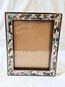 Marco de Fotos Moderno con Diseño Clásico de Madreperla, Artesanía de Alta Calidad para Decoración de Mesa - Product Image 2