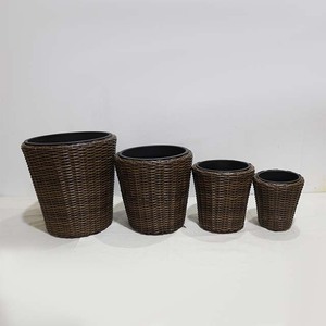 Nouveau design très demandé : Ensemble de 4 pots de fleurs coniques en fer avec doublure amovible en PVC, légers, grands, écologiques, pour la décoration de patio et de jardin - Product Image 6