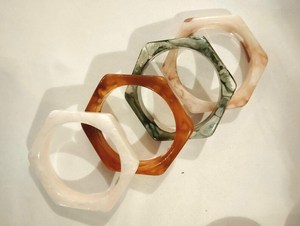 Brazalete de Resina Acrílica Cuadrado Colorido, Brazalete de Resina Geométrico Ancho Vintage, Hexagonal Irregular, para Mujer - Product Image 2