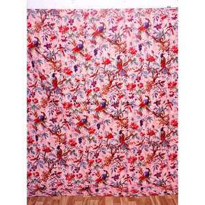 Manta Larga de Algodón Reversible con Estampado Floral, Hecha a Mano, Ecológica, Estilo Vintage Kantha, para el Hogar - Product Image 1