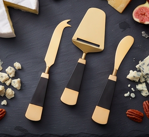 Cuchillo para queso de acero inoxidable dorado con mango negro y punta de tenedor para queso blando - Product Image 4