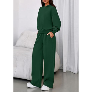 Conjunto de Sudadera con Capucha y Pantalones Deportivos de Algodón Premium para Mujer, Estilo Deportivo Informal y Acogedor - Product Image 4
