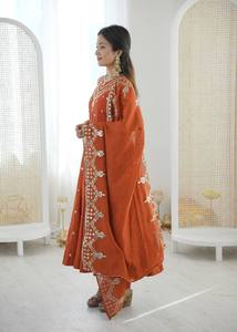 Ensemble Kurta et pantalon en soie orange traditionnel indien pakistanais pour femmes avec dupatta, coupe ample, longueur au sol, tenue de mariage - Product Image 5